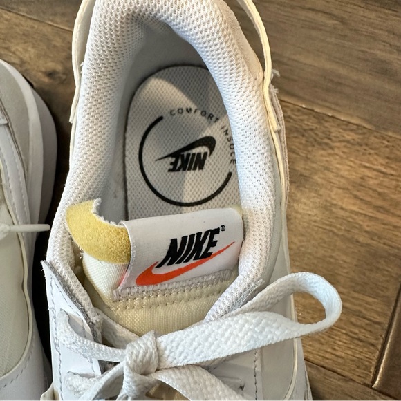 Nike White Waffle Debut Casual Lightweight Sneakers - Size 10 - EUC - Picture 7 of 9